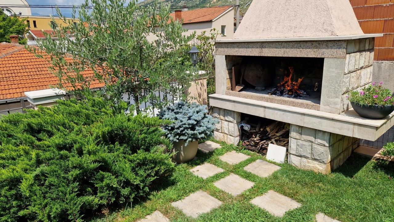 Apartman Karla Mostar Bagian luar foto