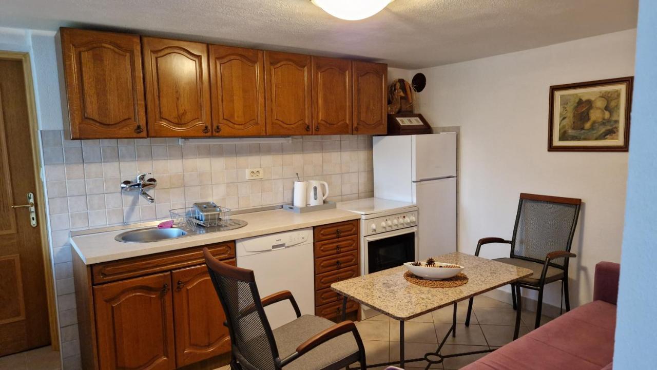 Apartman Karla Mostar Bagian luar foto